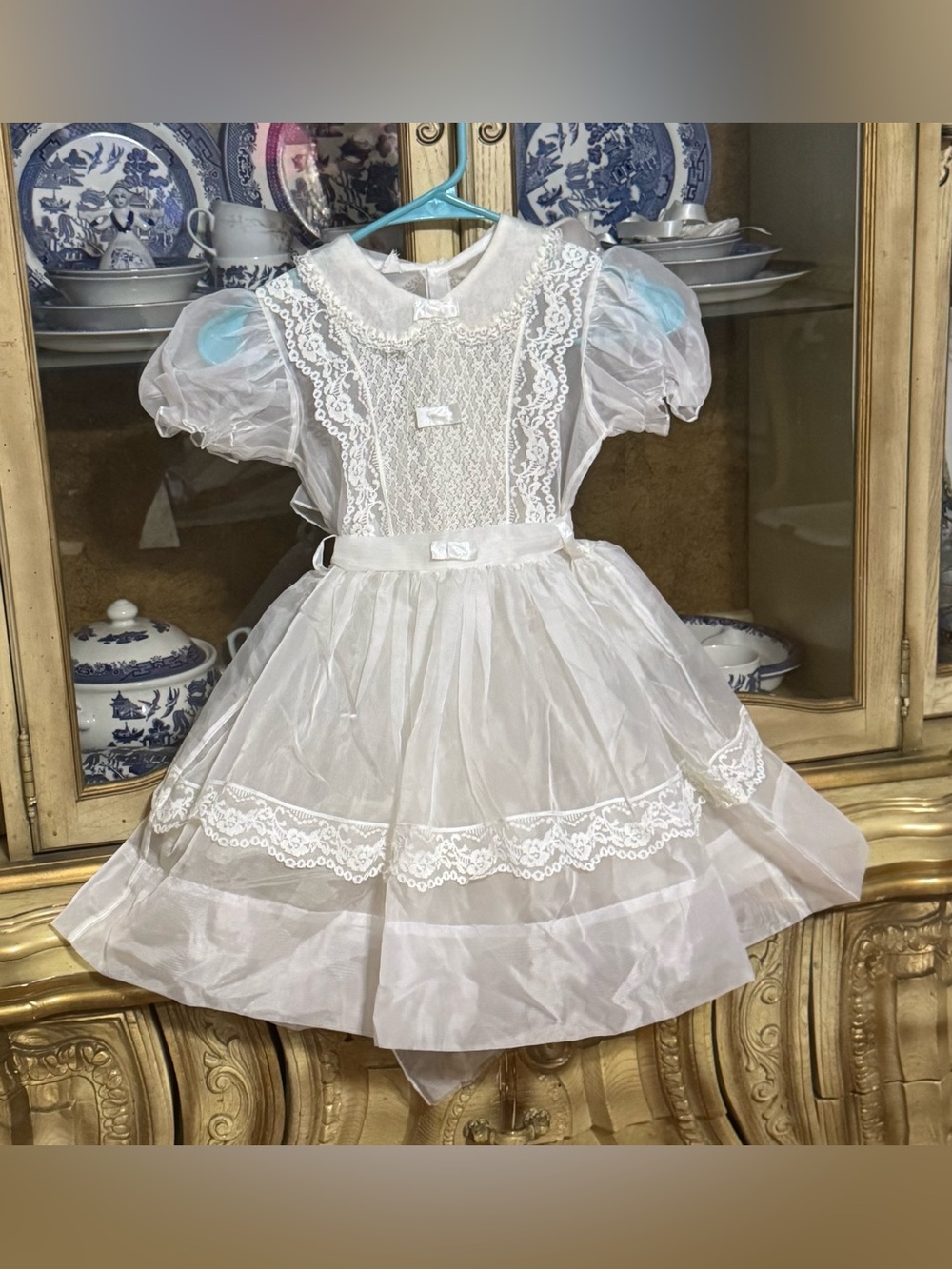 1960s Vintage white sheer girls party dress size 7 27” sth crinoline